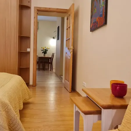 Rehouse, Antokolskio 13 Apartment