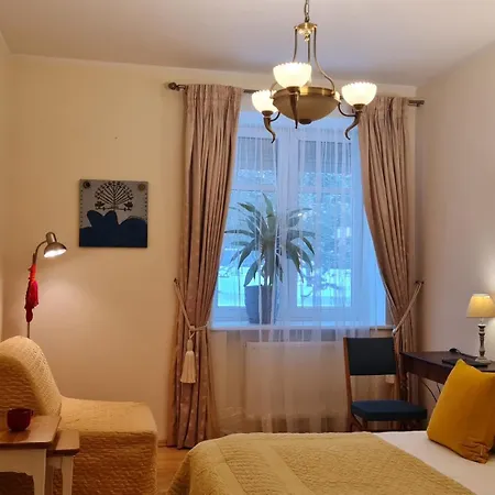 Rehouse, Antokolskio 13 * Wilna