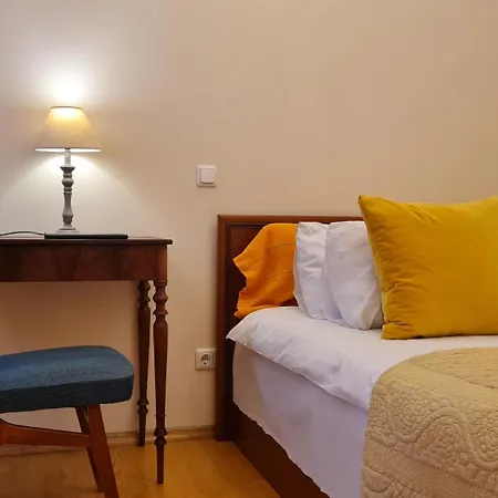 Rehouse, Antokolskio 13 * Vilnius