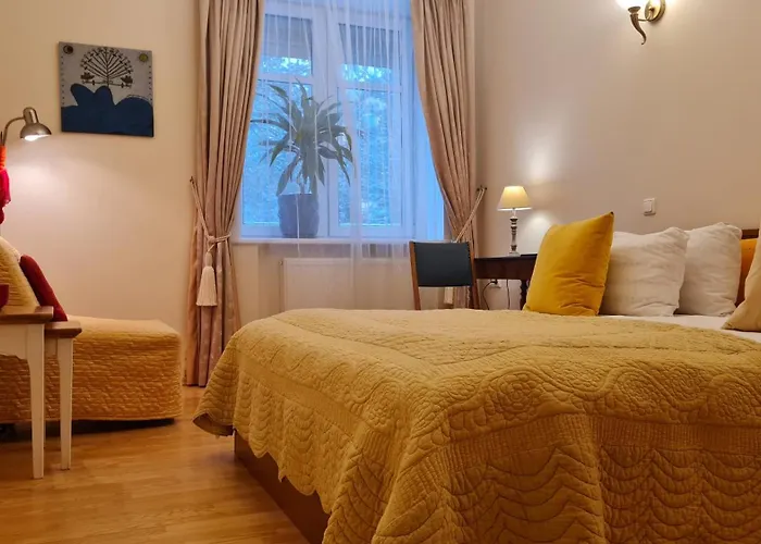 Rehouse, Antokolskio 13