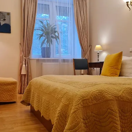 Rehouse, Antokolskio 13